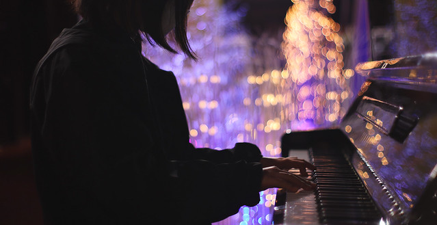 Sakurako plays street piano.