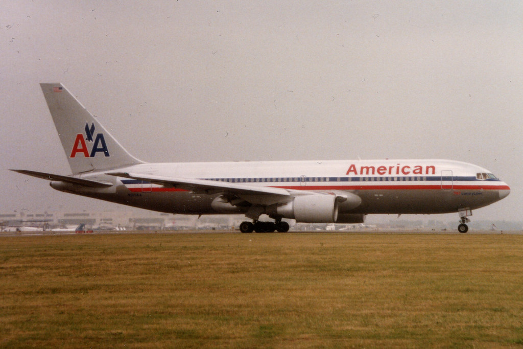 N323AA_B762_American Airlines_- | The good old days, lining … | Flickr