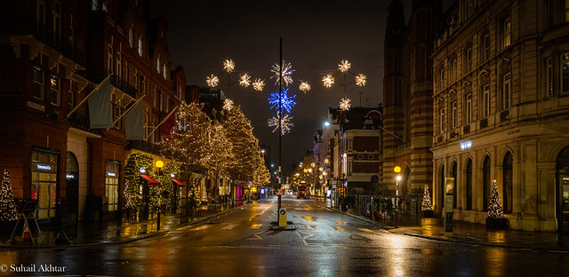 Cold, Wet, Windy and .... Christmas in Sloane Street in London