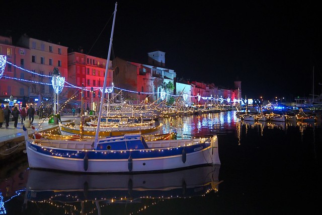 Holiday nights on the harbour