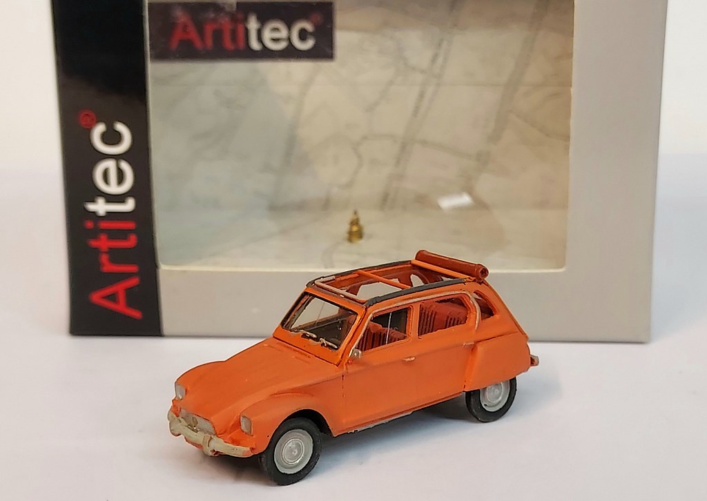 Citroën Dyane orange