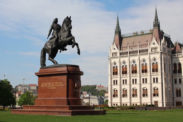 Budapest - Lipótváros: Kossuth tér - Rákóczi fejedelem szobra