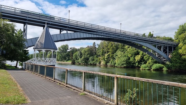 ANZAC Parade Waikato River Bridge