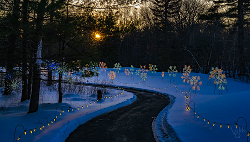 holiday snow landscape newhampshire lights sunset
