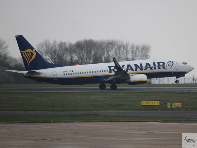 Ryanair B737-8AS EI-FTI taking off at EMA/EGNX