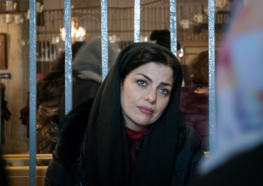 beautiful but sad eyes  портрет иранской женщины
