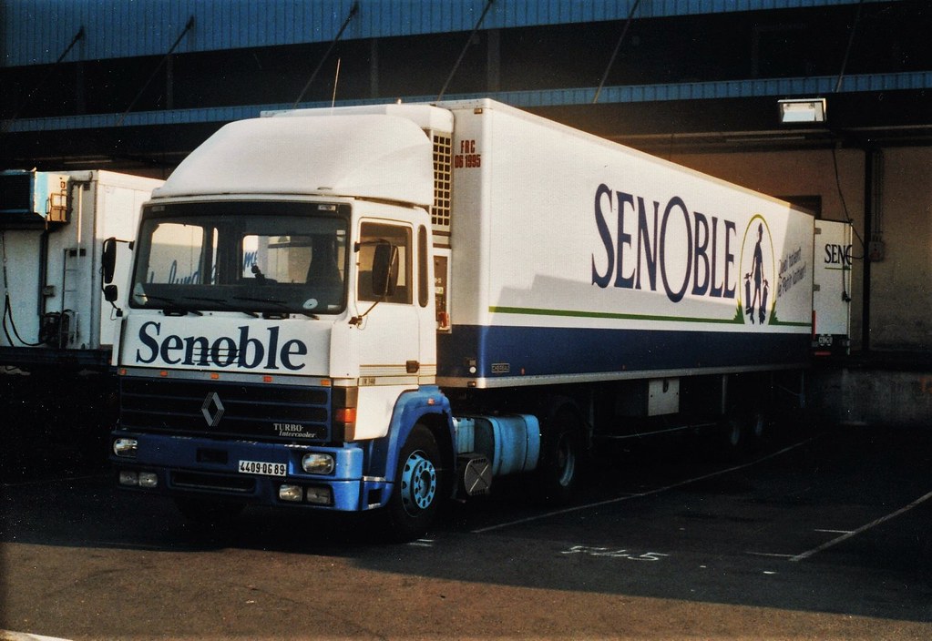 Renault R340-19t Senoble Rungis Entrepôt Samada (94 Val de Marne) 1992a