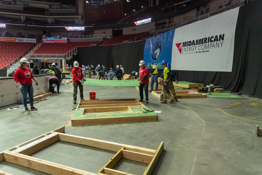 midamerican-energy-iowa-wolves-panel-build-2023-greater-des-moines