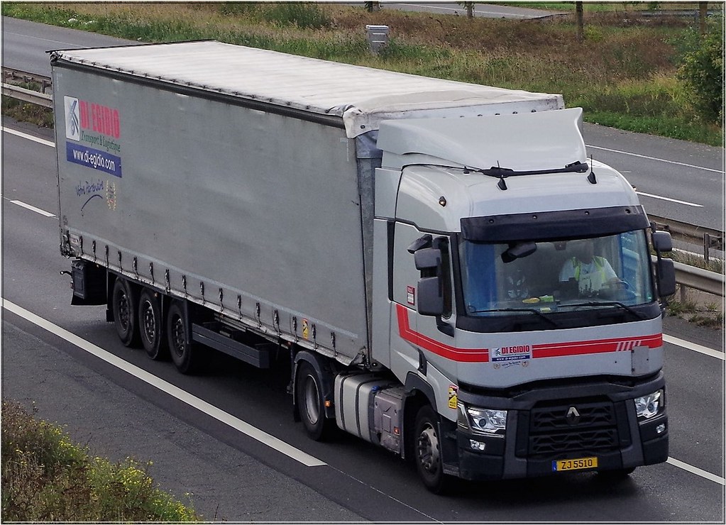 Renault_T Sleeper Cab, Di Edigio International, Mondercang… | Flickr