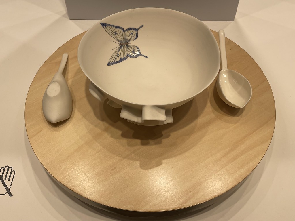Porcelanas azuis e brancas (Sometsuke) - Exposição A Arte do Ramen - Donburi - Japan House - São Paulo