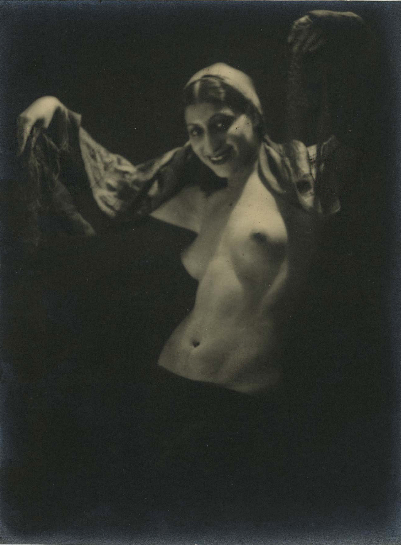 Dr. Gregory Harlip :: Burlesque # 3 (Nu au voile - Nu féminin debout), Germany, ca. 1930. | src anamorfose