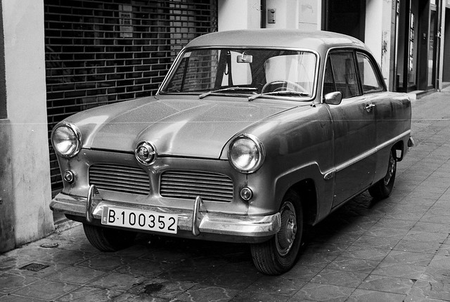 Un classic al Carrer Sant Antoni / Vintage Ford Taunus
