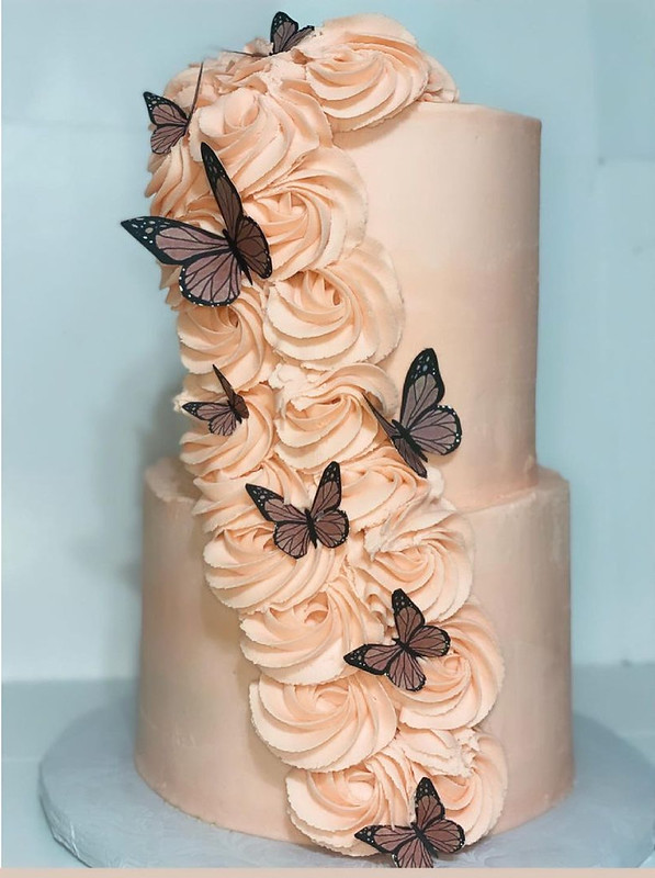 Cake by Alejandra's Sweets