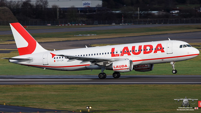 9H-LMI A320 LAUDA