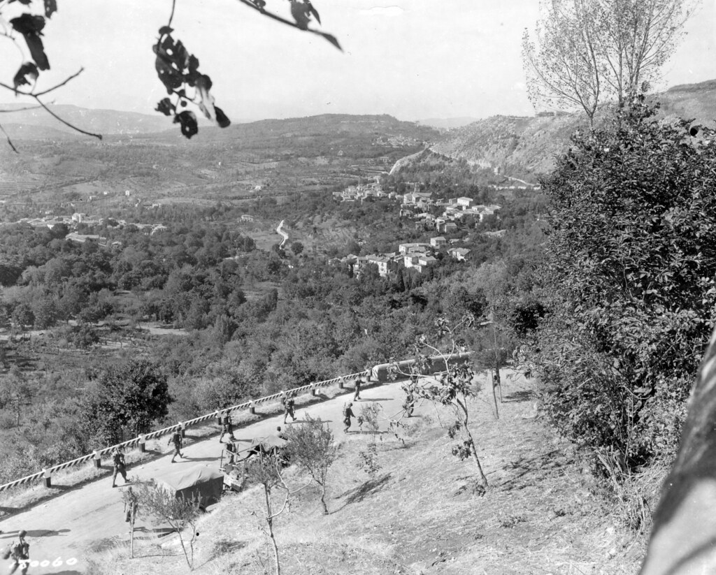 SC 180060 - American troops marching towards Avellino, Italy. 30 September, 1943.