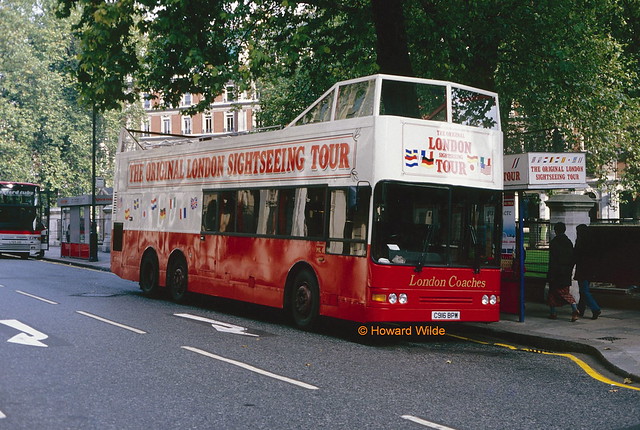 London Coaches ML6 (C916 EPW)