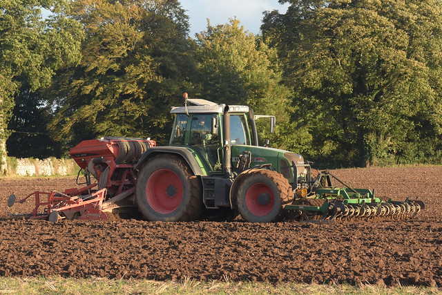 Fendt 820 Vario Tractor with a Cross Engineering Front Press & Kuhn Combiliner Venta LC402 One Pass Seed Drill