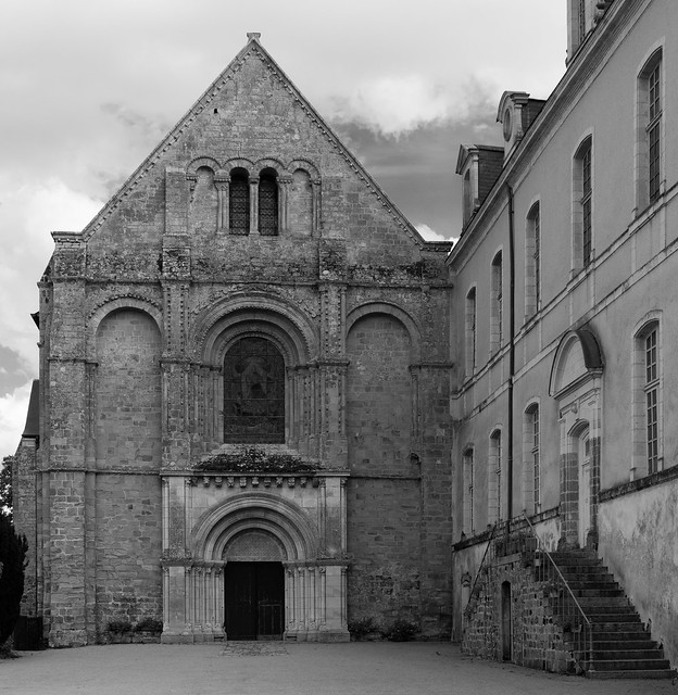 Abbatiale de La Roë (Mayenne, France)