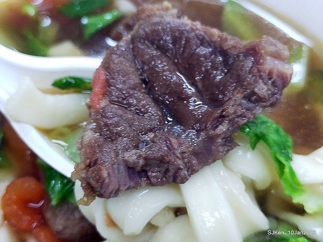 「二馬刀削麵 」番茄牛肉麵 Tomato Beef noodle store, Taipei, Taiwan, SJKen, Jan 10, 2023.