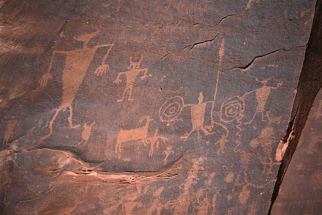 Ancient rock petroglyphs @ Potash Rd - Moab, Utah