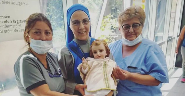 Argentina - Visita del Niño Jesús a los enfermos del Hospital Cullen en Santa Fe