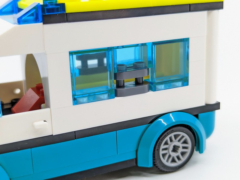 60371: Emergency Vehicles HQ Set Review - BricksFanz