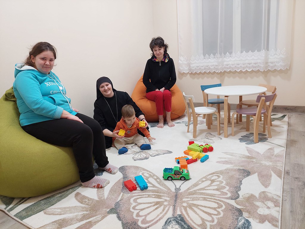 Ucrania - Regalos para las madres solteras del hogar en Odesa