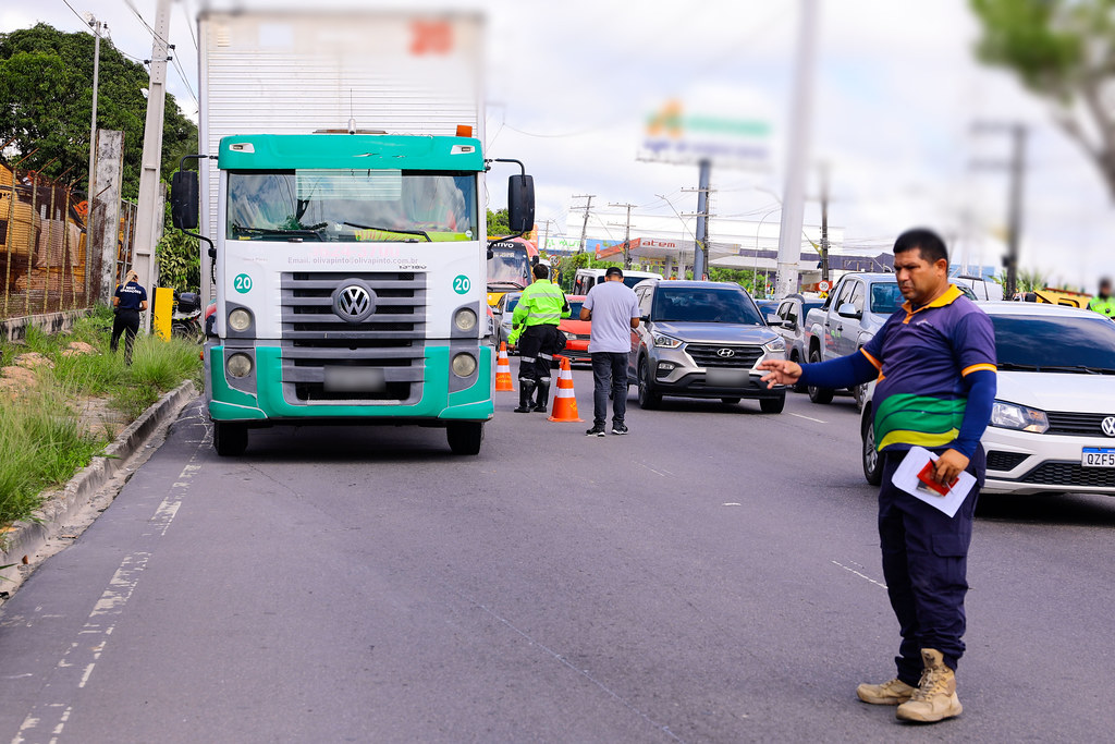 11.01.23 - Prefeitura realiza primeira operação do ano para fiscalizar veículos pesados na zona Leste