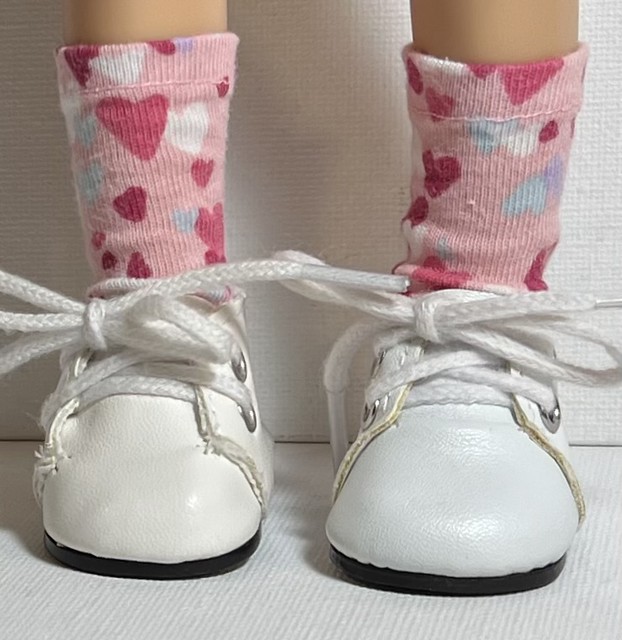 Floating Hearts...Short Socks For Paola Reina Dolls...