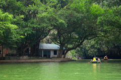 Boat trip on Tam Coc river