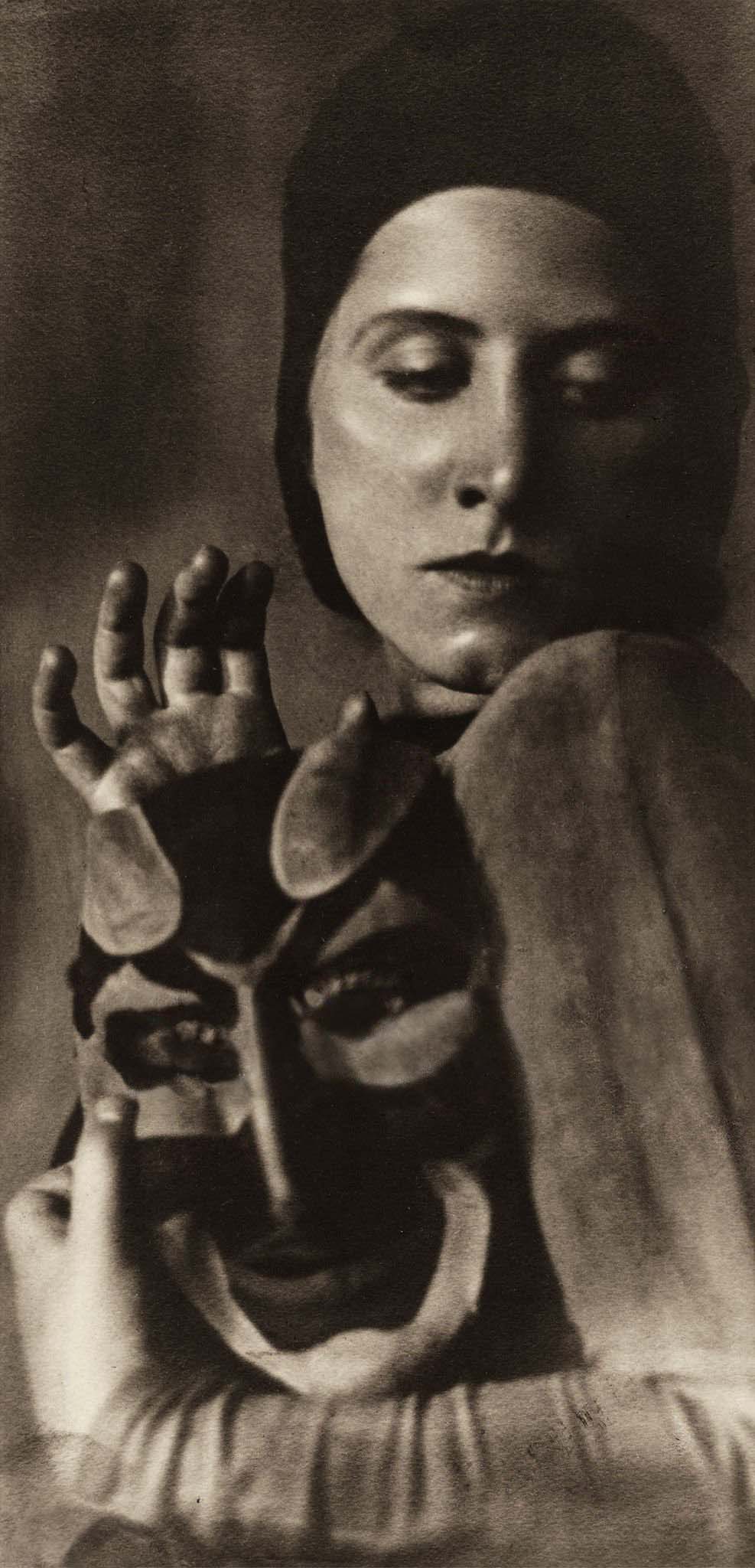 Anton Josef Trčka (1893 - 1940) :: Portrait of the Dancer Hilde Holger (1905-2001), 1925. | src Getty Images