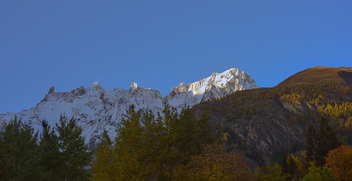 Ultimo sole sulla catena del Monte Bianco by giorgiorodano46, Courmayeur, Val d'Aosta, Italygiorgiorodano aostavalley valdaosta valledaosta valléedaoste autunno a
