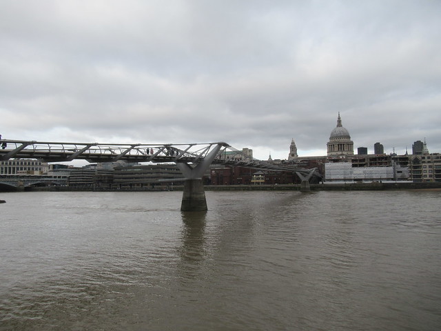 Millennium Bridge or Wobbly Bridge, Norman Foster (Architect) and St. Paul's Cathedral, Sir Christopher Wren (Architect), St. Paul's Churchyard, Ludgate Hill, City of London (1)