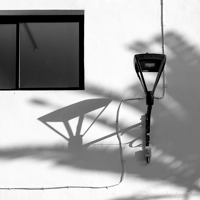 shadow lamp | puerto de la cruz