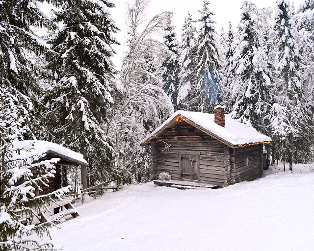 Cabaña en Laponia finlandesa en invierno