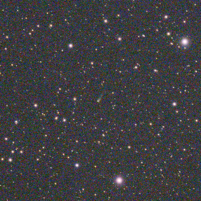 VCSE - Vámosi Flórián előző képéről készült képkivágás, amin könnyebben észrevehető az üstökös 2022. júliusi kinézete. 