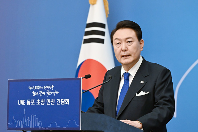 President_Yoon_Meeting_with_Koreans_in_UAE_04