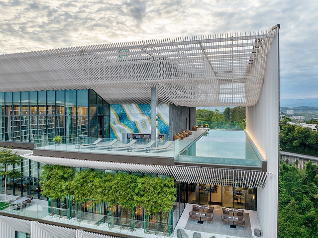 Hyatt Centric Kota Kinabalu - Rooftop Swimming Pool (2)