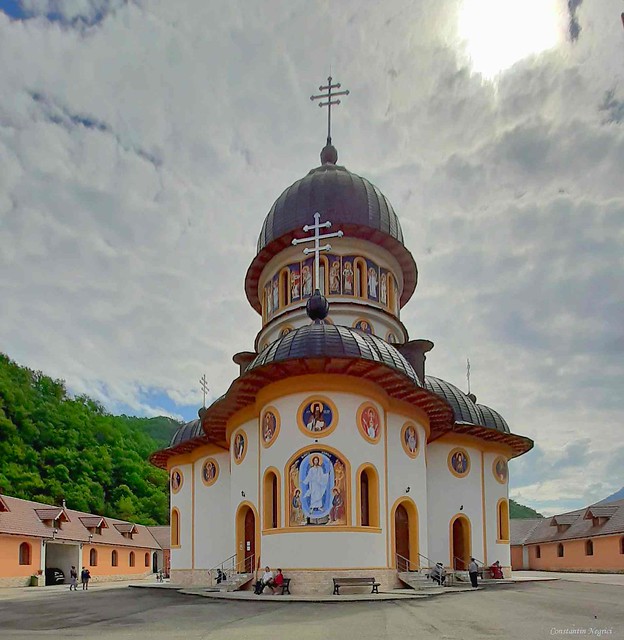 Mănăstire în Vâlcea, Romania