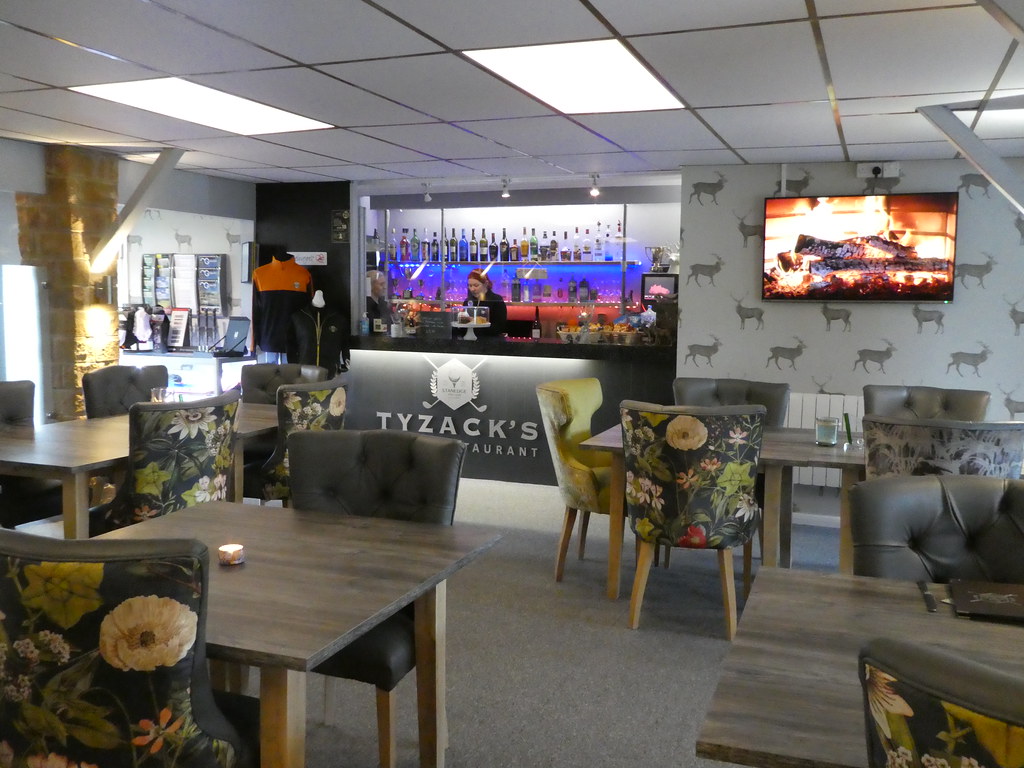 Tyzack's Bar and Restaurant, Stanedge Golf Club