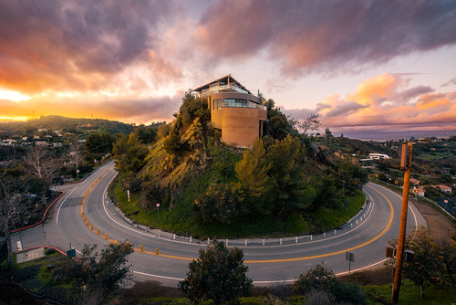 hollywood bowl overlook jerome daniel los angeles california clouds sky sunset golden hour nikon d810 nikkor 1424mm wide angle lens curve street explore outdoors outside color yellow purple sun rain storm mansion mulholland drive hills architecture houses city henry gesner
