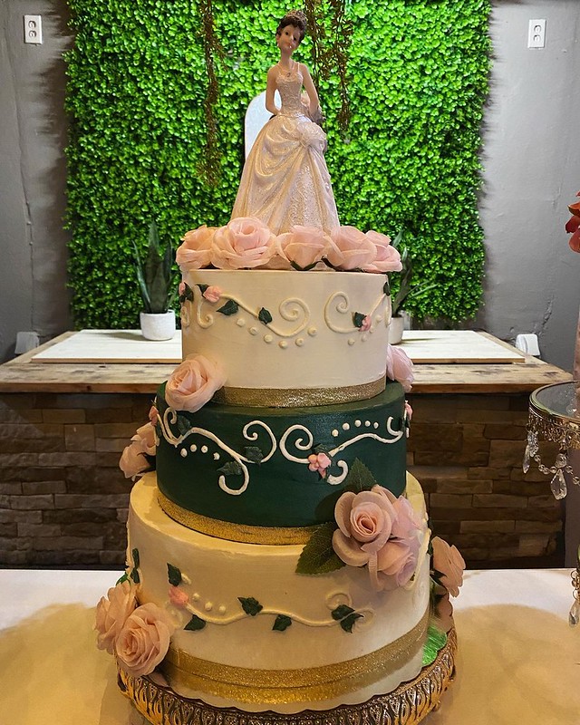 Cake by Vintage Cakes And Sweets