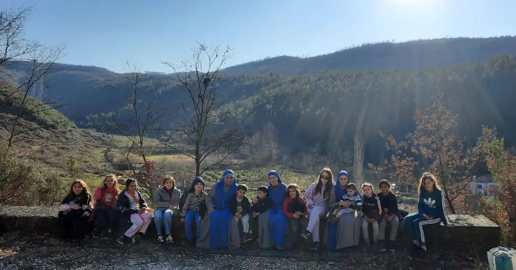 Albania - Paseo con los niños del hogar en Zheje
