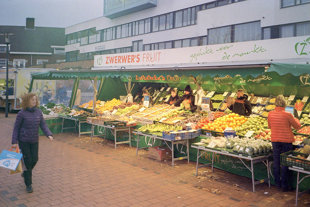0055-02 | friday market, haren, netherlands camera: leica mi… | Flickr