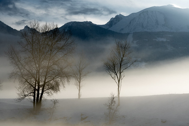 Lever du jour avec brouillard et le Mont Blanc qui se réveille
