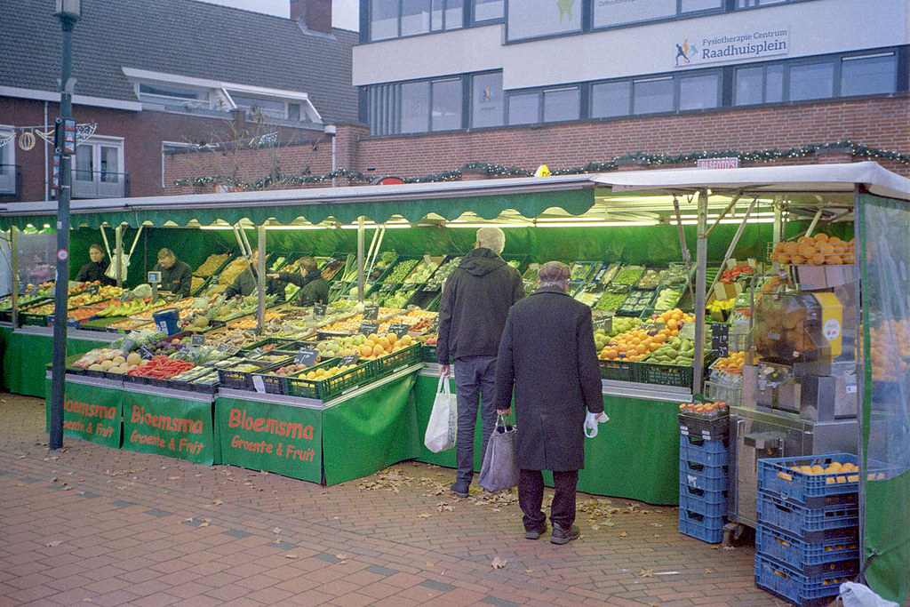 0055-01 | friday market, haren, netherlands camera: leica mi… | Flickr