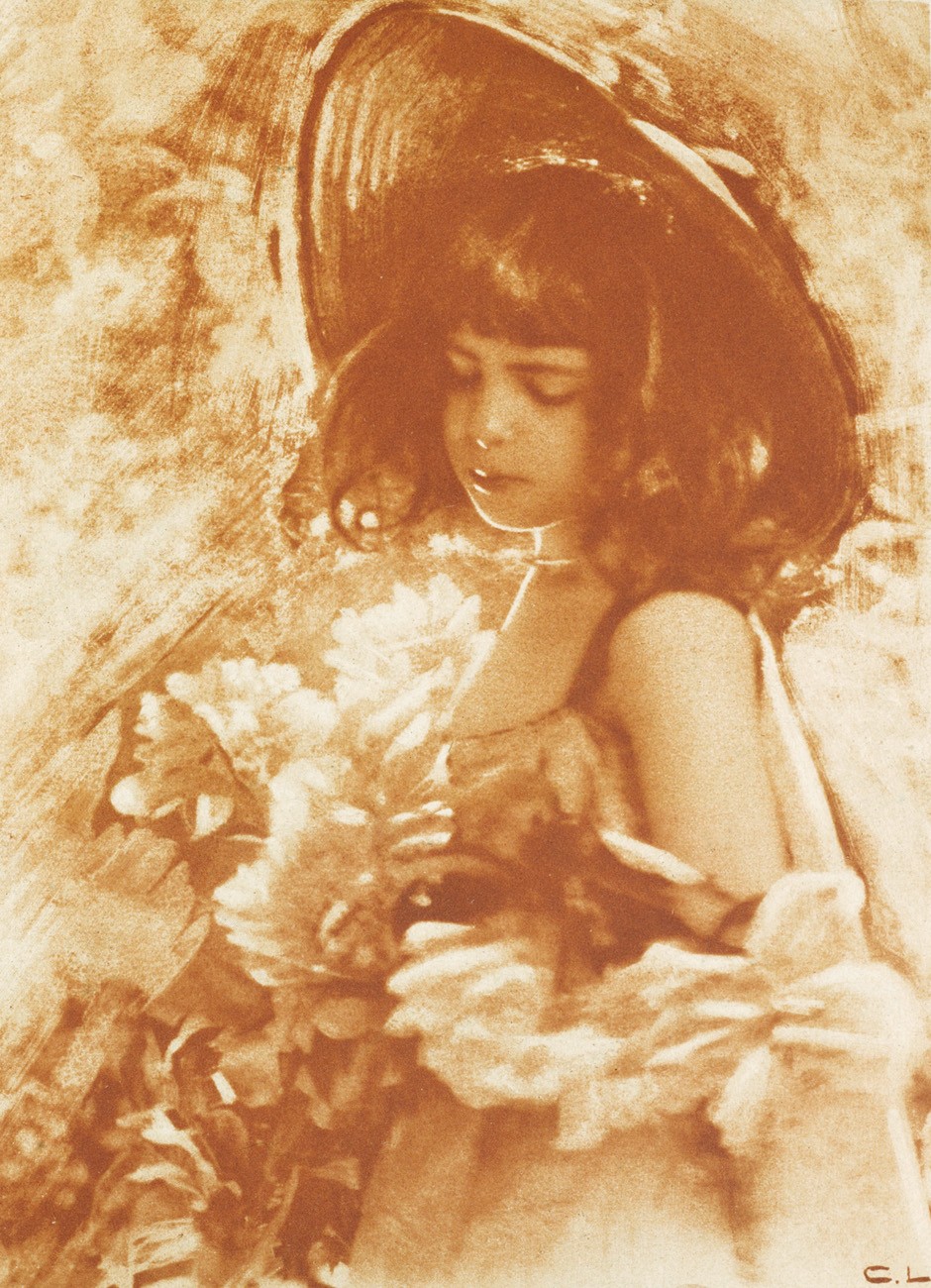 Céline Laguarde :: Au Jardin Ensoleillé (The Sunny Garden), ca. 1905. Published in Photographische Mitteilungen 1906