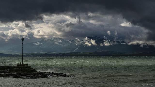 Tempête hivernale sur le lac de Neuchâtel (Switzerland)