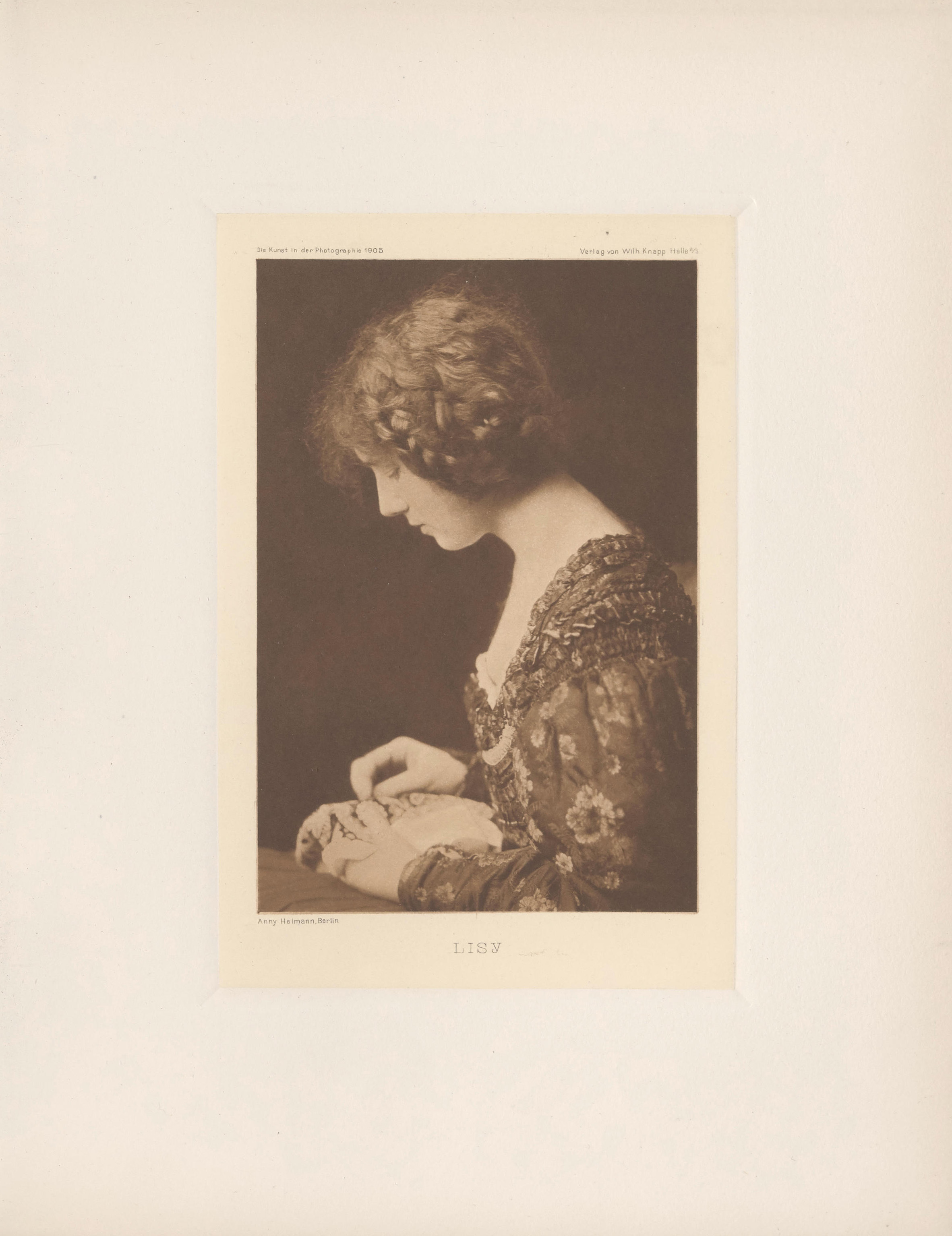 Anny Heimann :: Lisy. From :: „Die Kunst in der Photographie", 1905. Verlag von Wilhelm Knapp. Halle A/S