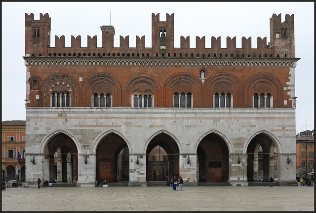 20230118 Piacenza_08 Piacenza Palazzo Gotico Piazza Cavalli